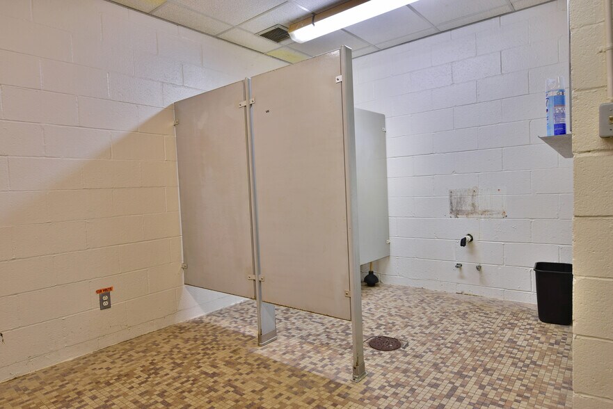 More Photos Of 126 Erie St, Cortland Warehouse For Lease
