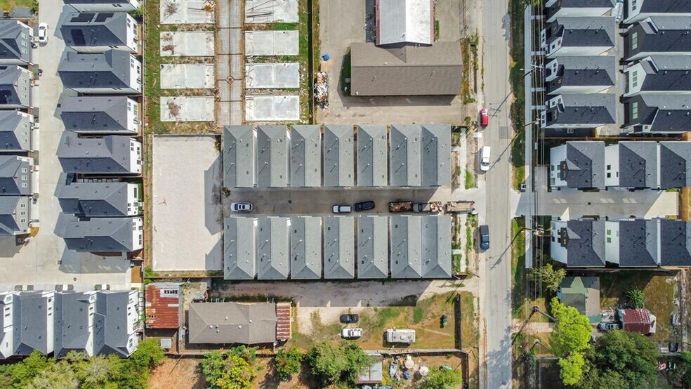 More Photos Of 316 Thornton Rd, Houston Apartments For Sale