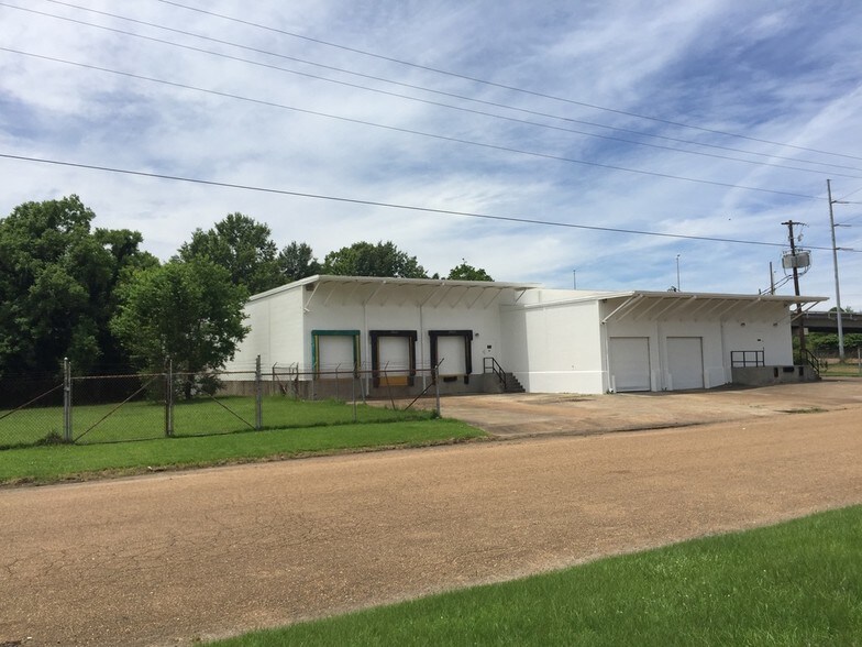 More Photos Of 755 Stonewall St, Jackson Flex For Sale
