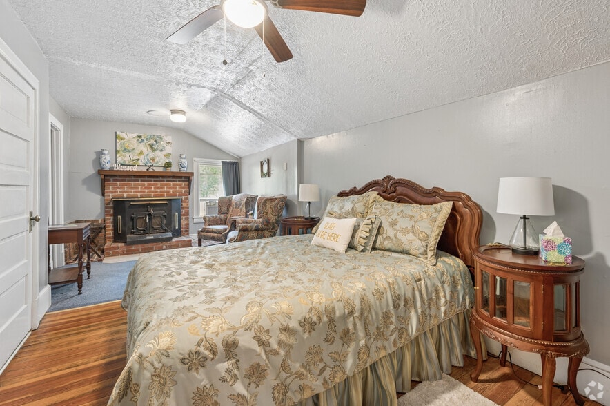 More Photos Of 43 Europe Ln, Clayton Apartments For Sale
