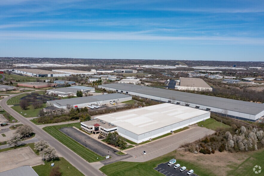 More Photos Of 9180 LeSaint Dr, Fairfield Warehouse For Lease