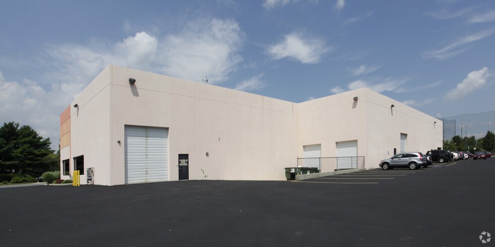 More Photos Of 15 Michael Ave, Farmingdale Light Manufacturing For Lease