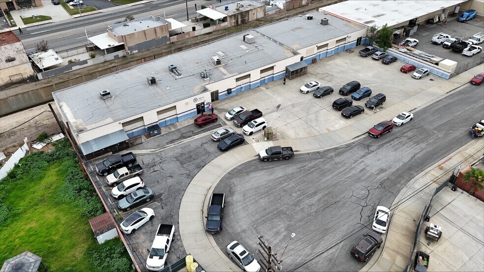 More Photos Of 412-430 W Carter Dr, Glendora Warehouse For Sale