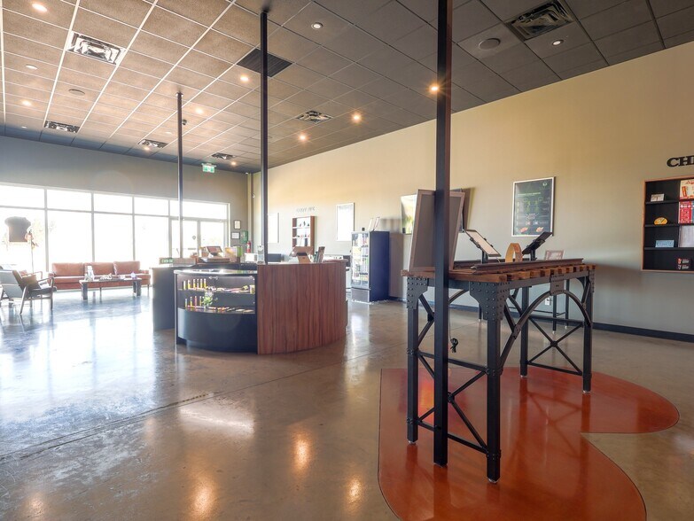 More Photos Of 4805 75 St, Stettler Storefront Retail Office For Sale