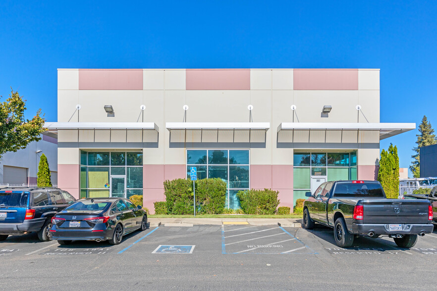 Primary Photo Of 307 N 10th St, Sacramento Showroom For Sale