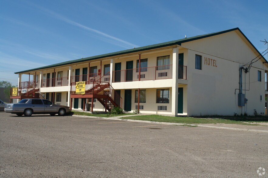 More Photos Of 2418 S Cage Blvd, Pharr Hotel For Sale