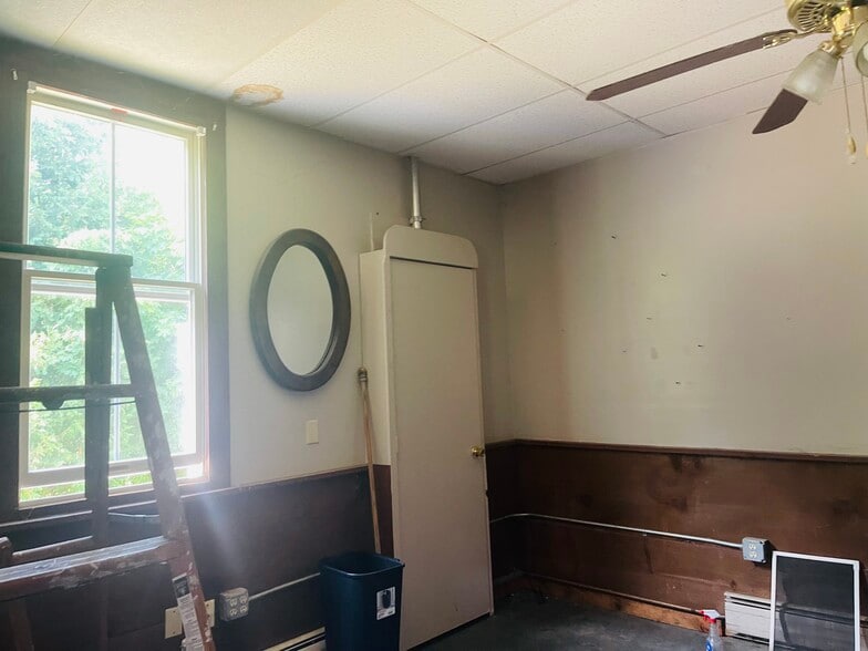 More Photos Of 76 W Stafford Rd, Stafford Springs Auto Repair For Sale