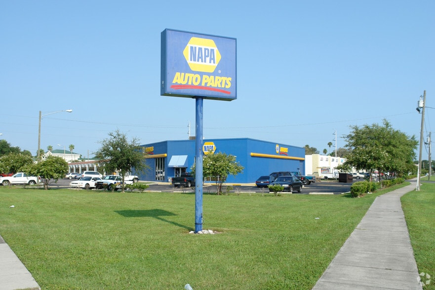 Primary Photo Of 2675 54th Ave N, Saint Petersburg Freestanding For Lease
