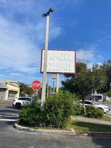 More Photos Of 233 State St E, Jacksonville Freestanding For Lease