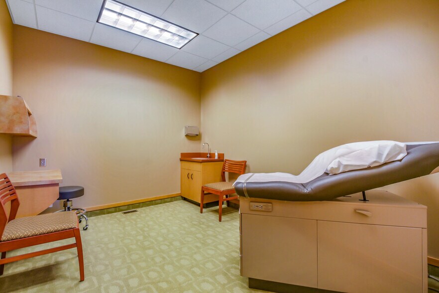 More Photos Of 659 W Hamilton Ave, Eau Claire Medical For Sale