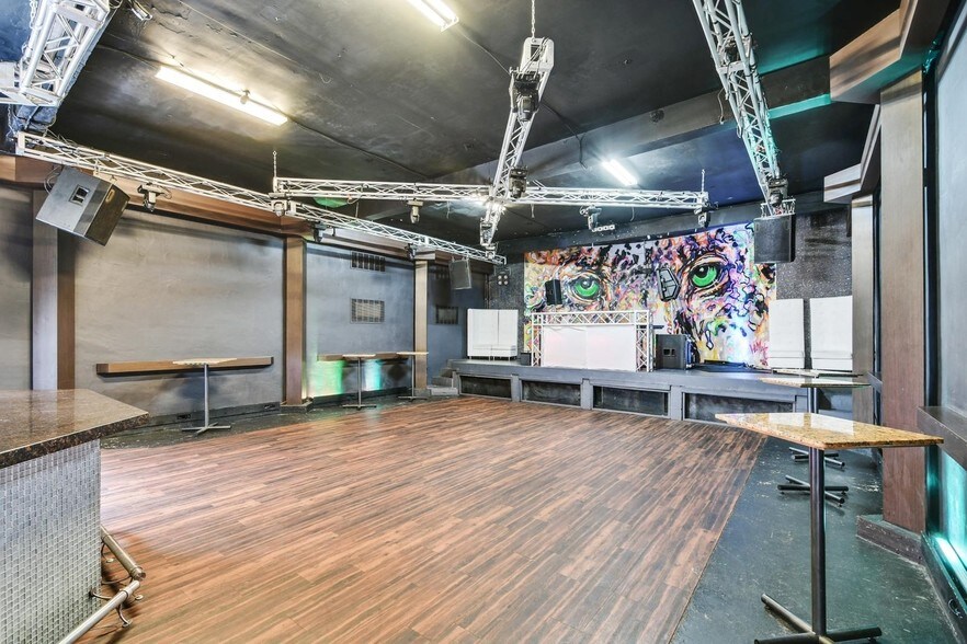 More Photos Of 47 W Amelia St, Orlando Bar For Sale