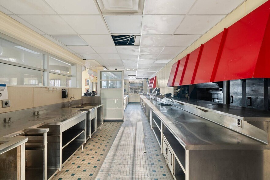 More Photos Of 4016 Dixie Hwy, Erlanger Restaurant For Lease