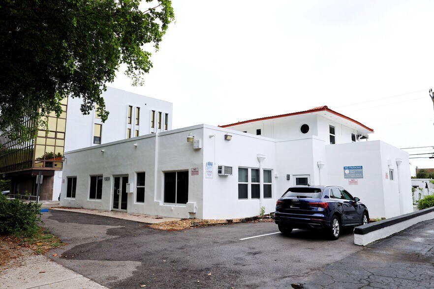 Primary Photo Of 1920 SW 22nd St, Miami Medical For Lease