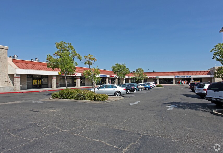 More Photos Of 1811 Douglas Blvd, Roseville Storefront For Lease