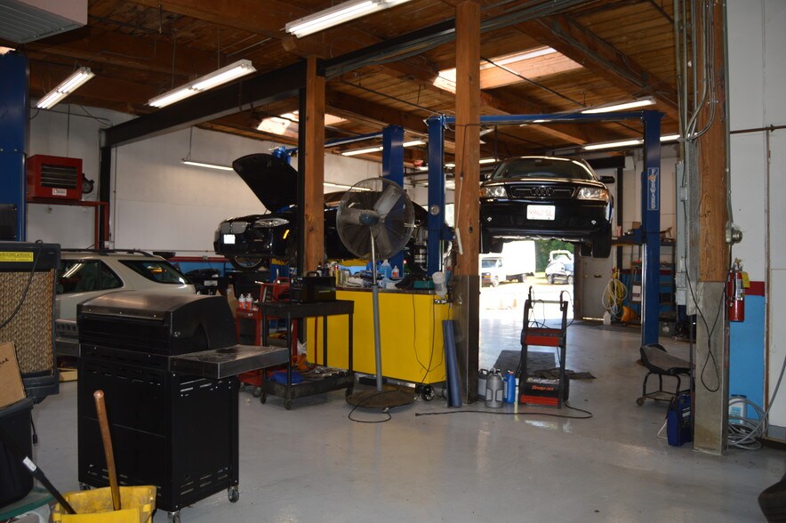 More Photos Of 60 Pine St, Methuen Light Manufacturing For Lease