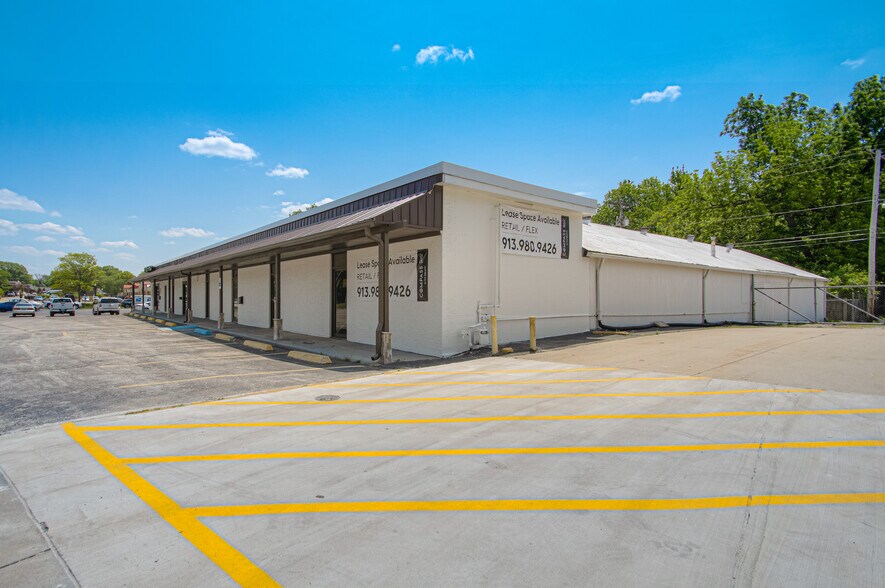 More Photos Of 12119 Johnson Dr, Shawnee Storefront For Sale