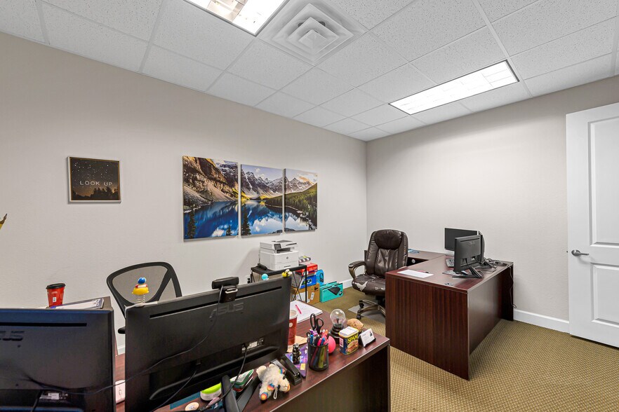 More Photos Of 1526 Katy Gap Rd, Katy Office For Sale