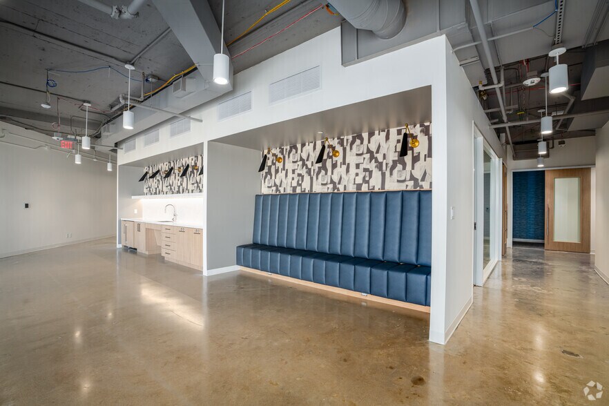 More Photos Of 701 Brazos St, Austin Office For Lease