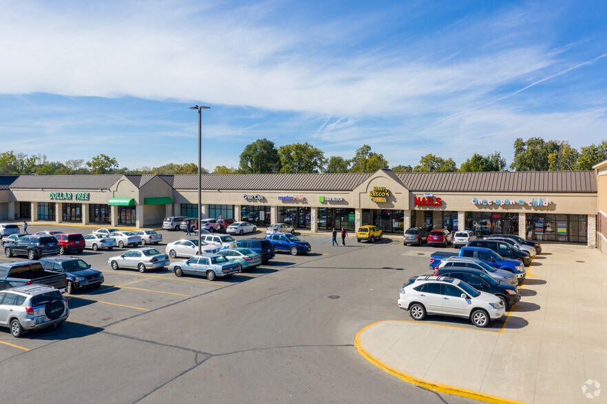 More Photos Of 850-1020 S Monroe St, Monroe Supermarket For Lease