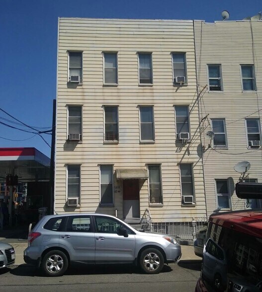 Primary Photo Of 1111 47th Rd, Long Island City Multifamily For Sale
