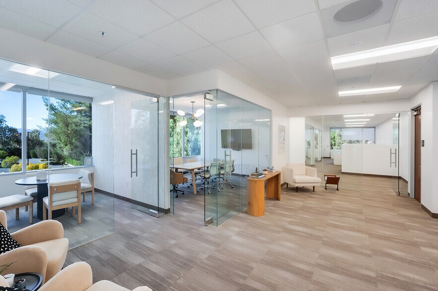 More Photos Of , Valencia Office For Sale