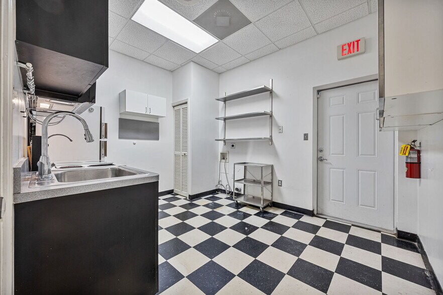 More Photos Of 14522 University Point Pl, Tampa Medical For Sale