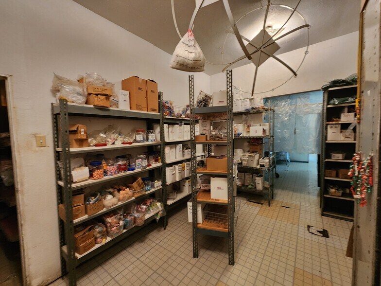 More Photos Of 440 E St, Wasco Restaurant For Sale