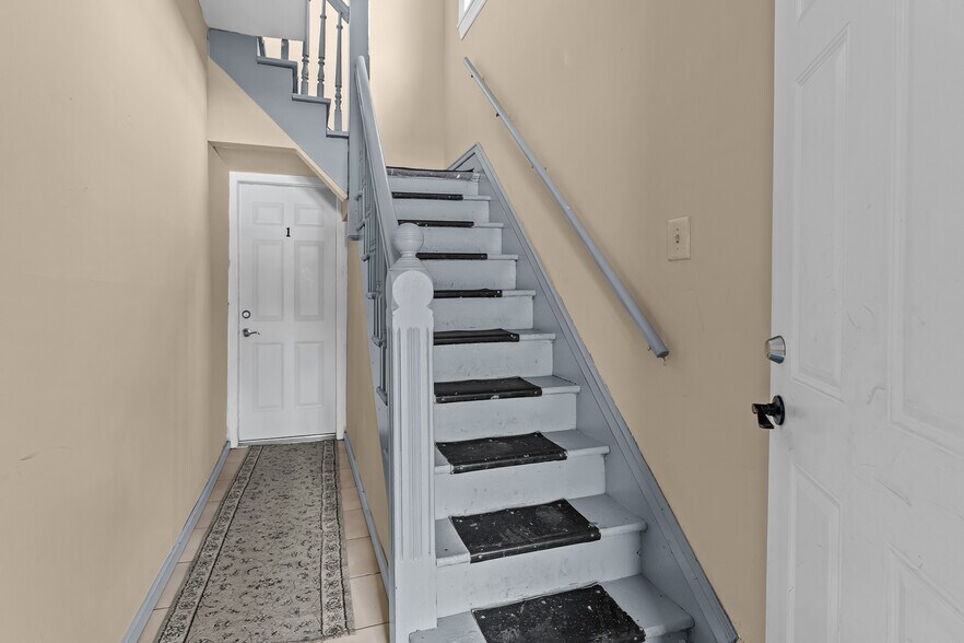 More Photos Of 485 Belvidere St E, Saint Paul Apartments For Sale