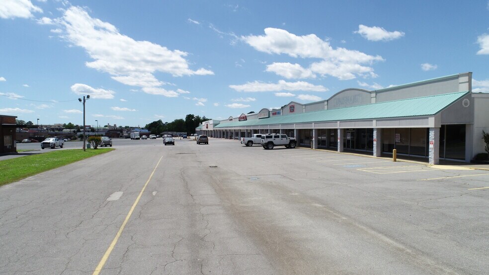 More Photos Of 638 W Main St, Jacksonville Unknown For Lease