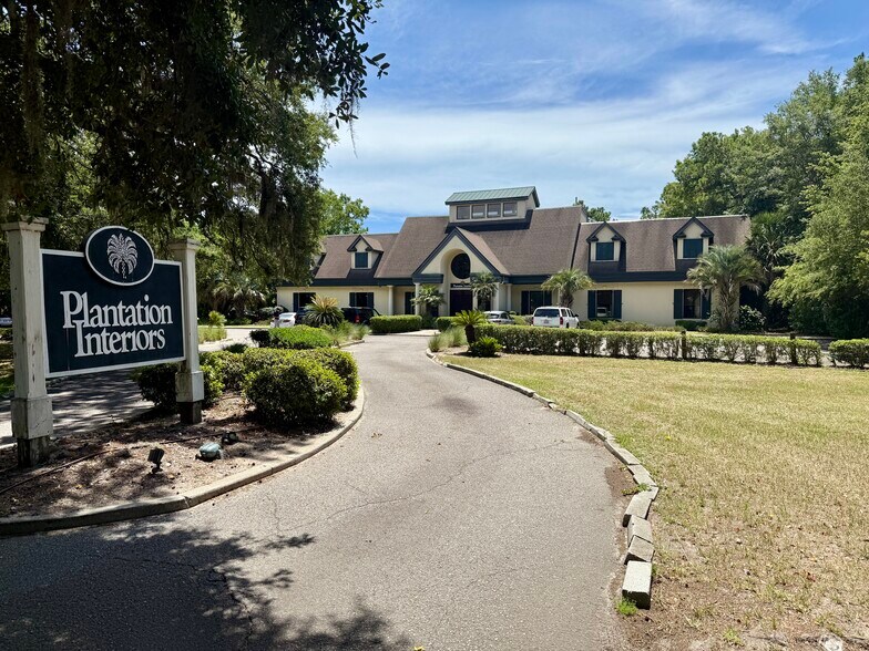 More Photos Of 10 Target Rd, Hilton Head Island Showroom For Sale