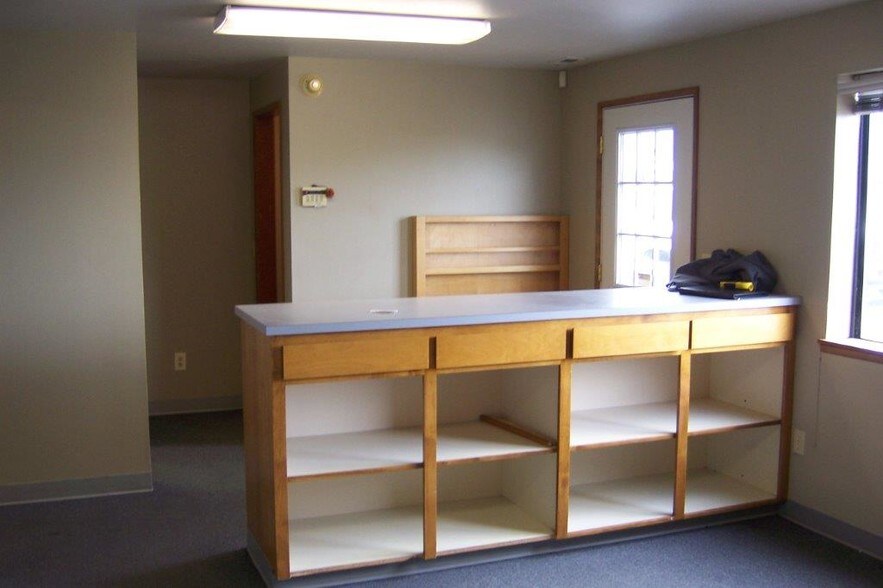 More Photos Of 32054 Old Highway 34, Tangent Warehouse For Lease