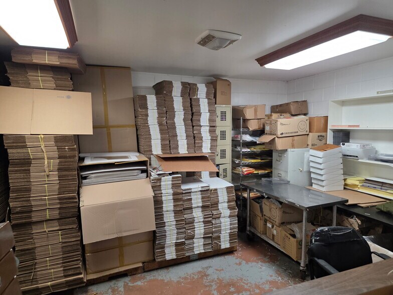 More Photos Of 534 Stanford, Los Angeles Warehouse For Sale