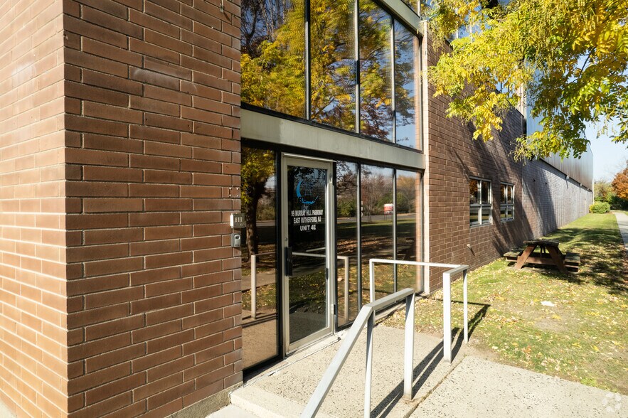 More Photos Of 99 Murray Hill Pky, East Rutherford Warehouse For Lease