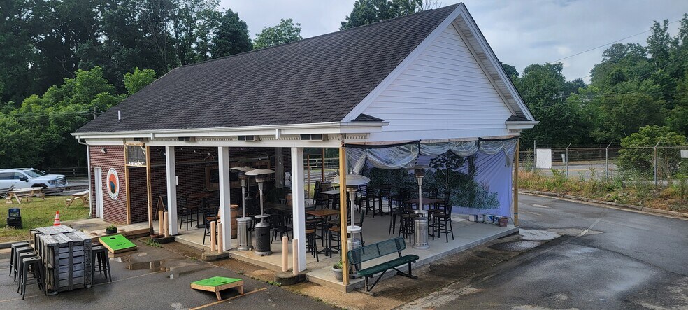 More Photos Of 238 W Main St, Abingdon Storefront Retail Office For Lease