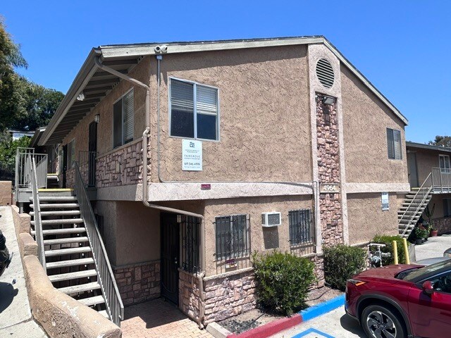 More Photos Of 4960-4970 Auburn Dr, San Diego Apartments For Sale