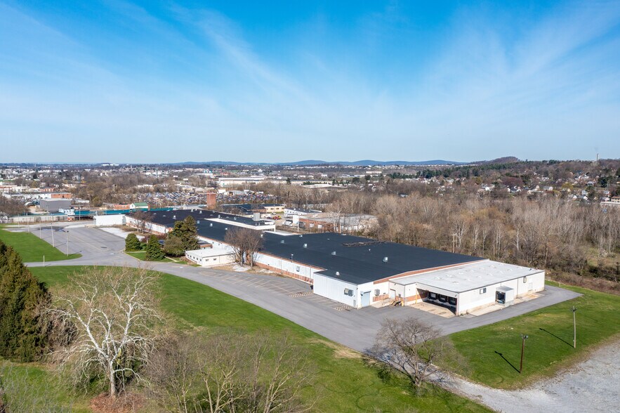 More Photos Of 1499 E Philadelphia St, York Manufacturing For Lease