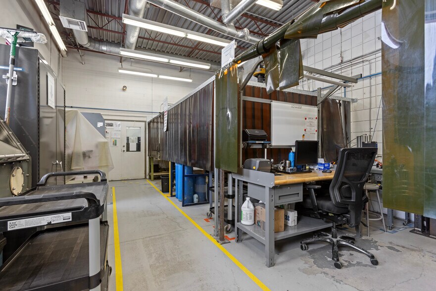 More Photos Of 1011 Polytek St, Ottawa Flex For Sale