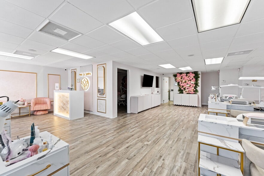 More Photos Of 3007 W Cypress St, Tampa General Retail For Sale