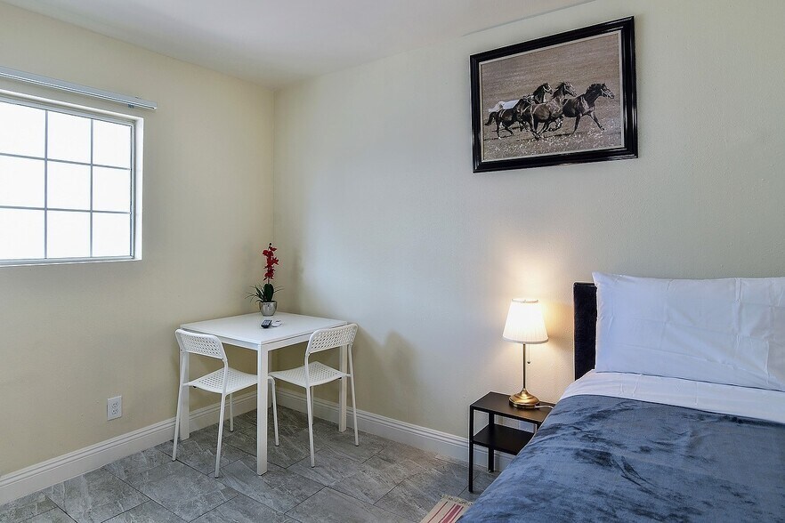 More Photos Of 4905 W Adams Blvd, Los Angeles Apartments For Sale
