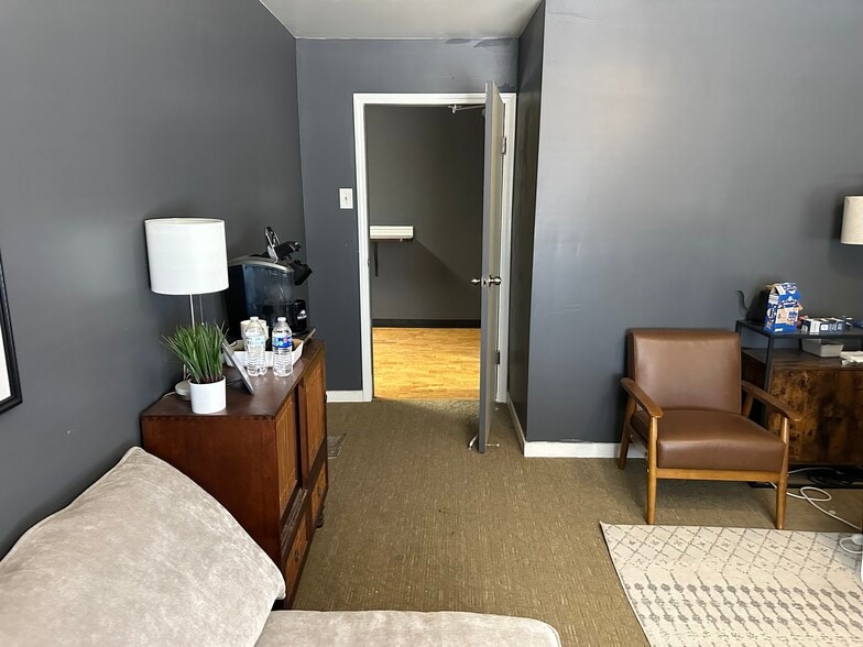 More Photos Of 1001 W Noble Ave, Visalia Specialty For Sale