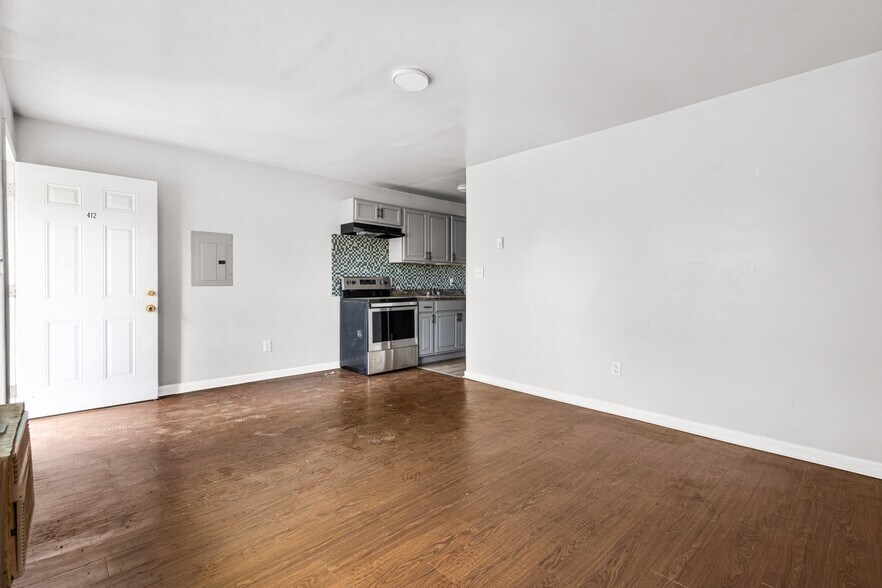 More Photos Of 210 Matthews Ave, Carrollton Apartments For Sale