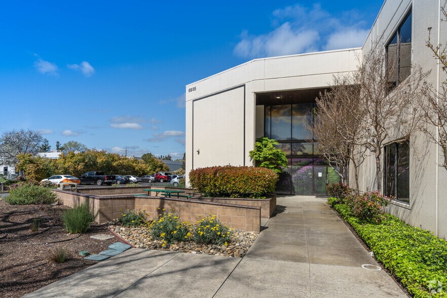 More Photos Of 6955-6979 Sierra Ct, Dublin Light Distribution For Sale