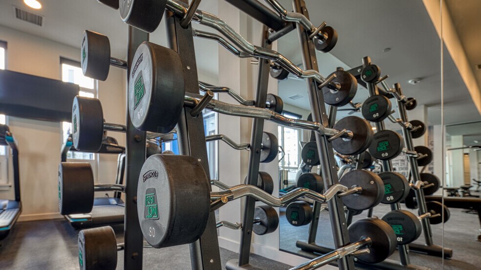 More Photos Of 225 W Olney Rd, Norfolk Apartments For Sale