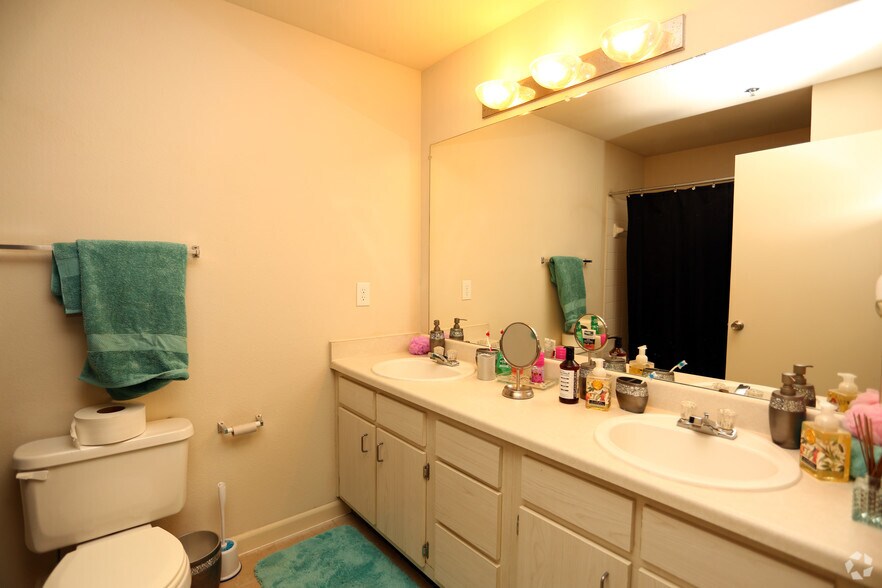 More Photos Of 215 Spencer Pl, Cayce Apartments For Sale