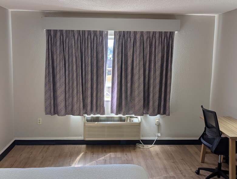 More Photos Of 912 US Highway 65/82 South, Lake Village Hotel For Sale