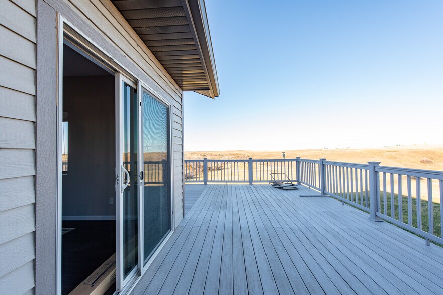 More Photos Of 13603 38th St SW, Belfield Flex For Lease