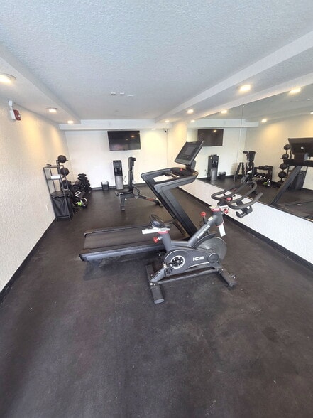 More Photos Of 2261 E Irlo Bronson Memorial Hwy, Kissimmee Hotel For Sale