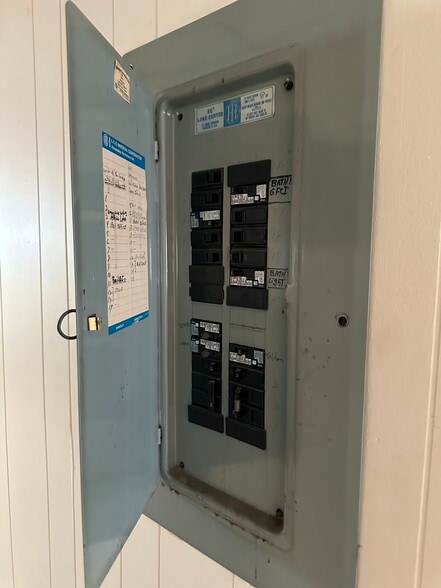 More Photos Of 482 Broadway, Somerville Freestanding For Lease