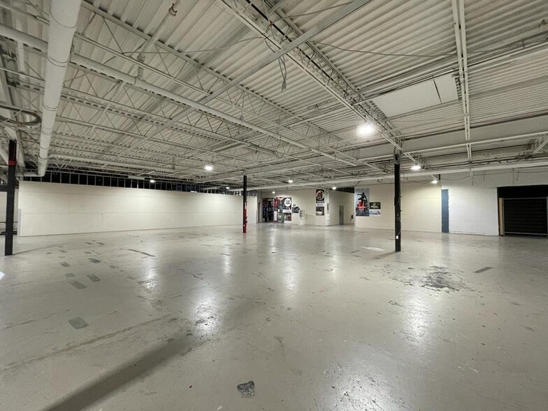 More Photos Of 1003 Rue Principale, Wickham Warehouse For Lease