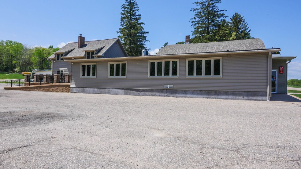 More Photos Of 141 County Road Kk, Amherst Restaurant For Sale